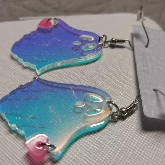 HALLOWEEN Luminous Acrylic Ghost Dangle Earrings w/ Pink Heart - Picture 10 of 11